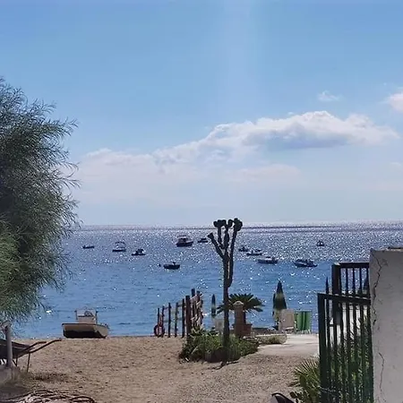 Paola's Πανσιόν *